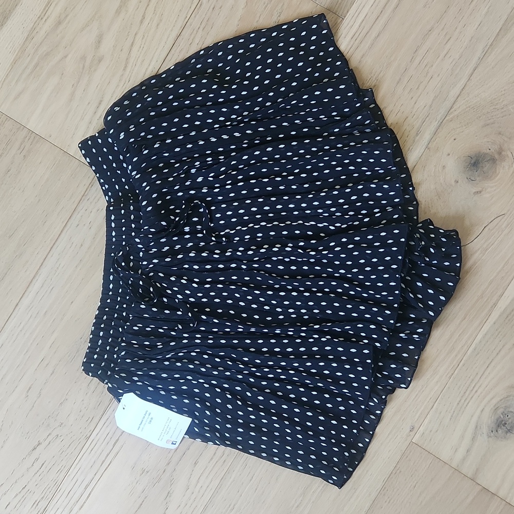 NWT pleated dot shorts. Medium